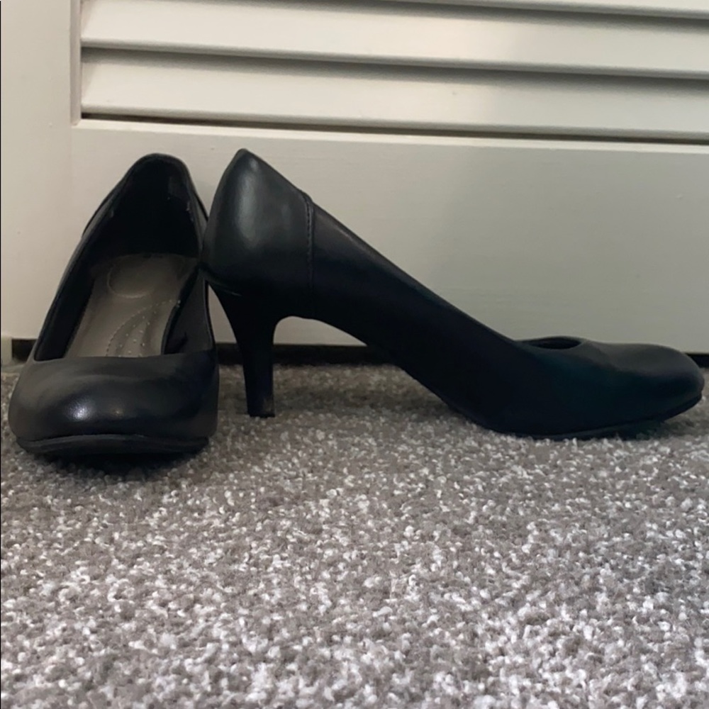 Women’s Black High Heels— size 8.5